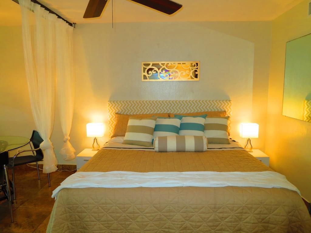East End  Luxury Beachfront Duplex Villa On Sapphire Beach I חדר תמונה