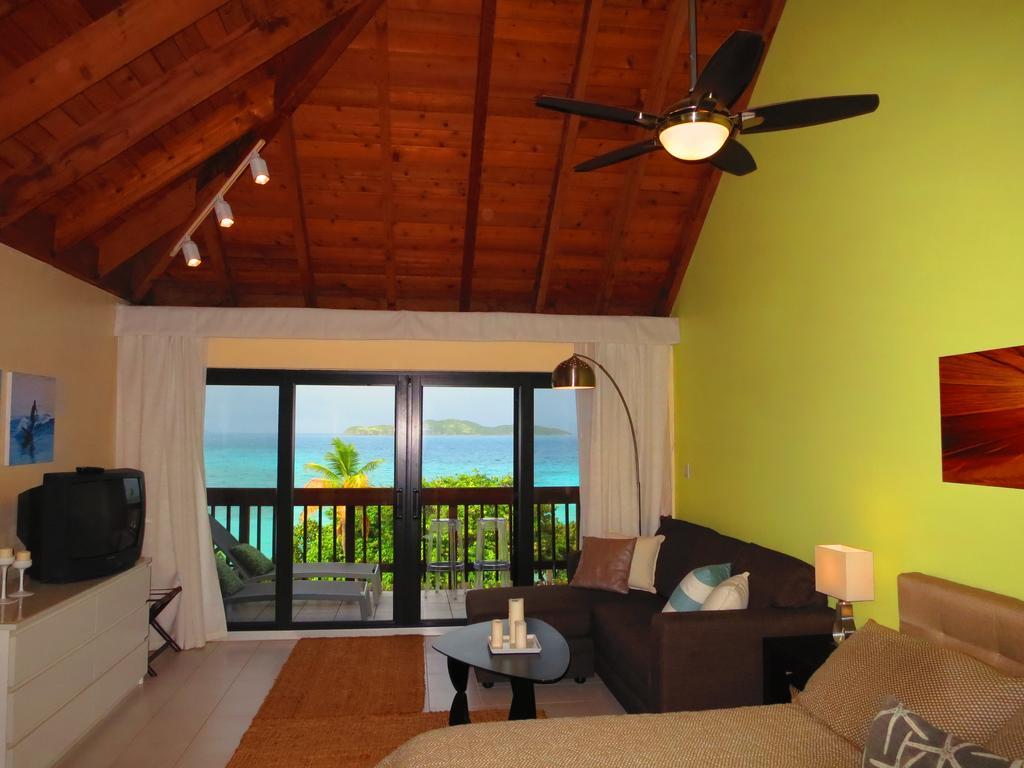 East End  Luxury Beachfront Duplex Villa On Sapphire Beach I חדר תמונה